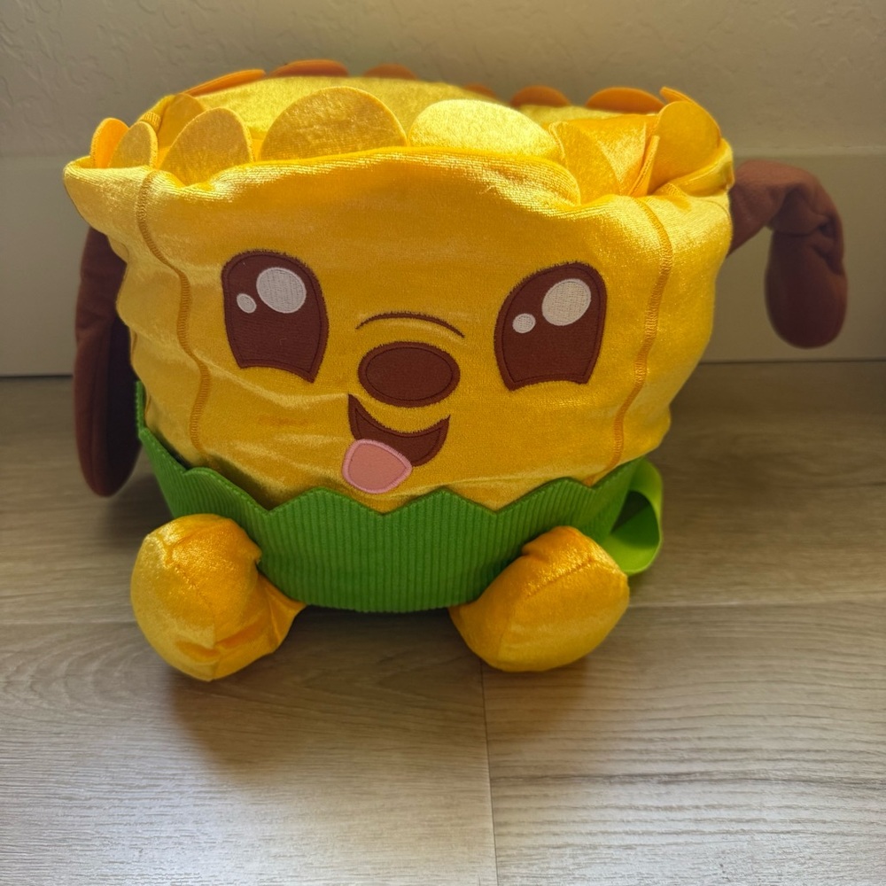 Disney Parks Munchlings Pluto Peanut Butter Chocolate Swirl Plush Backpack‎ WDW